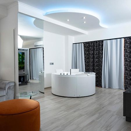 جيوفيناتسو Suite17 - Luxury Guesthouse المظهر الخارجي الصورة