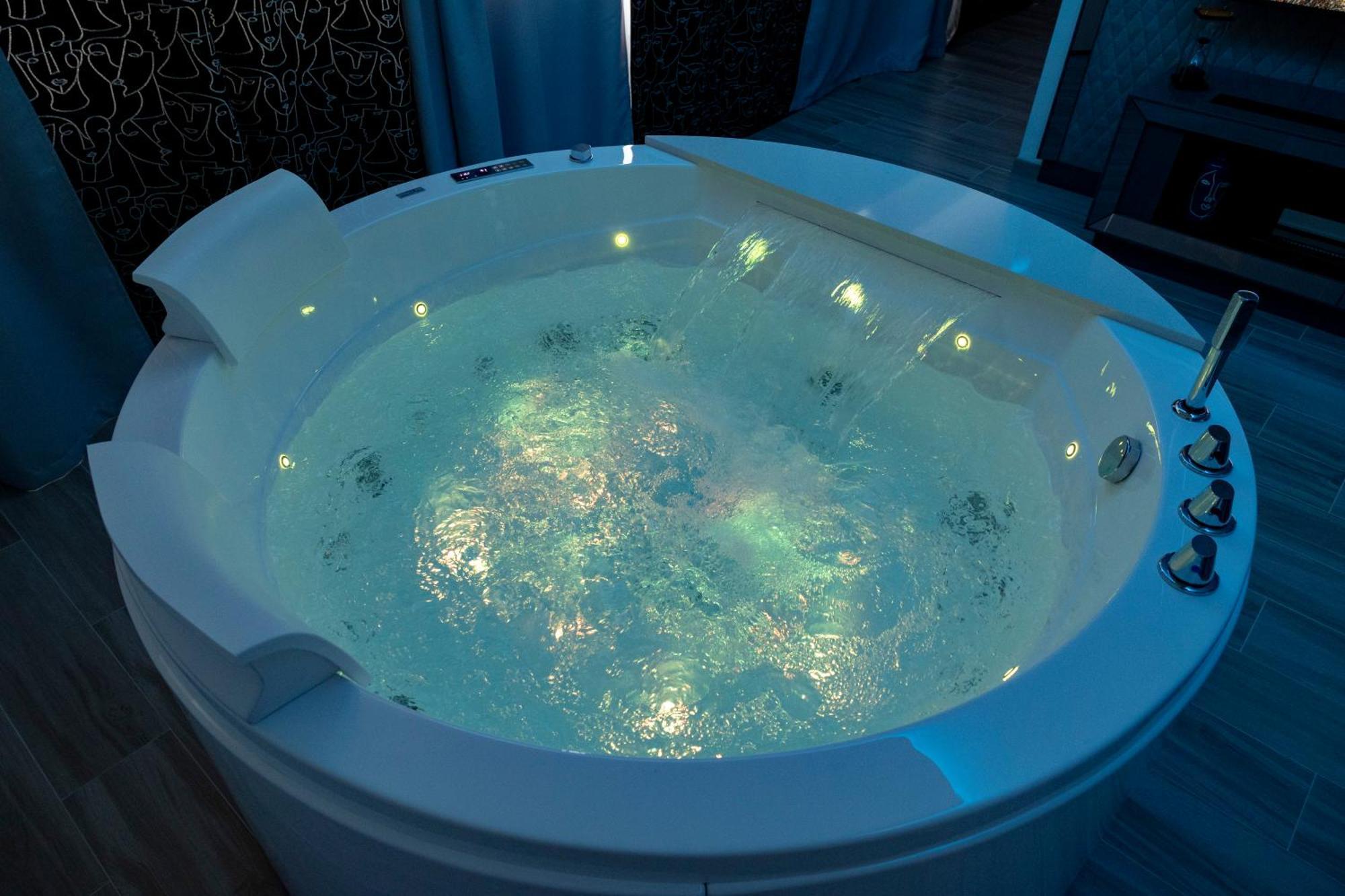 جيوفيناتسو Suite17 - Luxury Guesthouse المظهر الخارجي الصورة